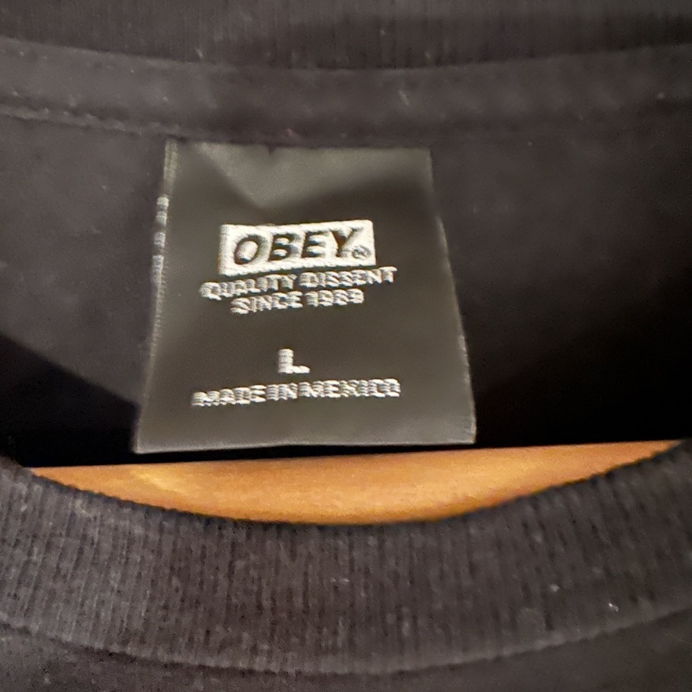 OBEY TEE - Picture 3 of 3